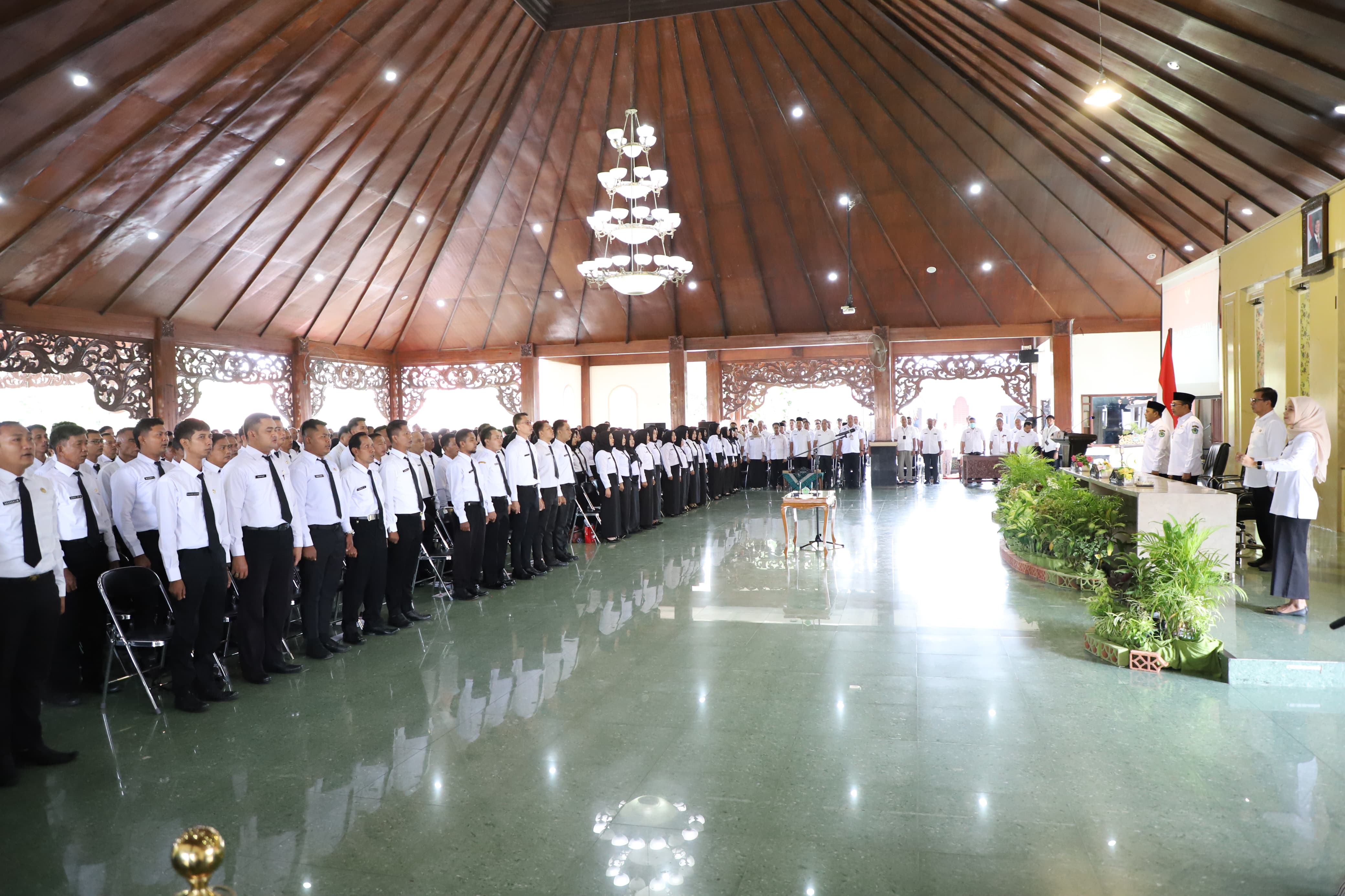 Pelantikan dan Pengambilan Sumpah Jabatan Pegawai Pemerintah dengan Perjanjian Kerja Formasi Tahun 2024 Pemerintah Kabupaten Pamekasan